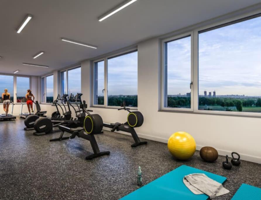 Urban Oasis: Stylische Wohnung Wien Exterior foto
